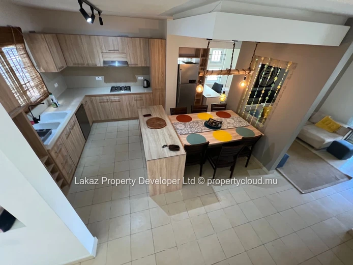 Duplex 3 chambres meublé à Grand Baie – Résidence avec piscine
