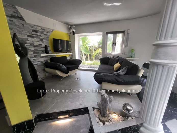 Appartement semi-meublé de 3 chambres avec jardin à Vale