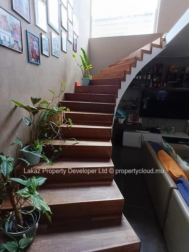 Maison familiale avec double cuisine et vastes espaces extérieurs – Boulet Rouge