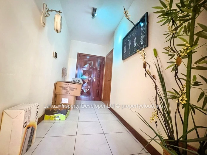Appartement de 3 Chambres à Quatre Bornes