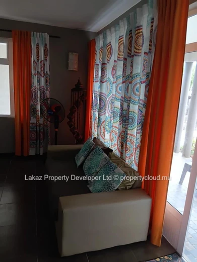Maison familiale avec double cuisine et vastes espaces extérieurs – Boulet Rouge