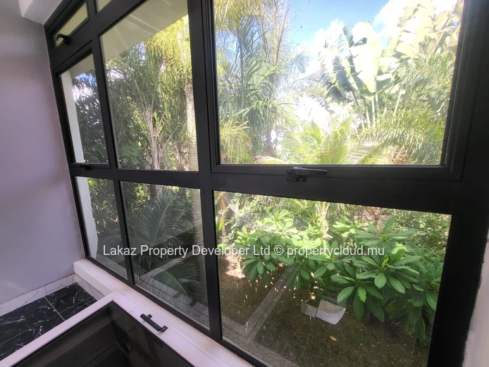 Appartement semi-meublé de 3 chambres avec jardin à Vale