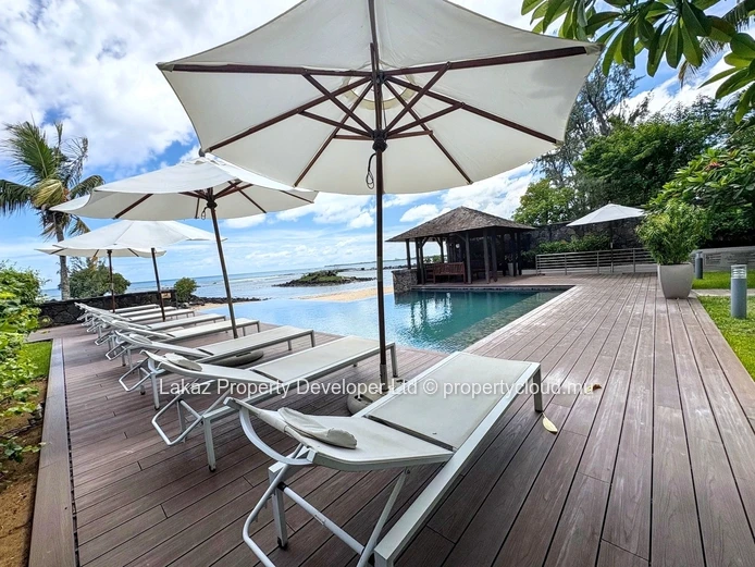 Superbe appartement de 4 chambres en bord de mer à Trou aux Biches