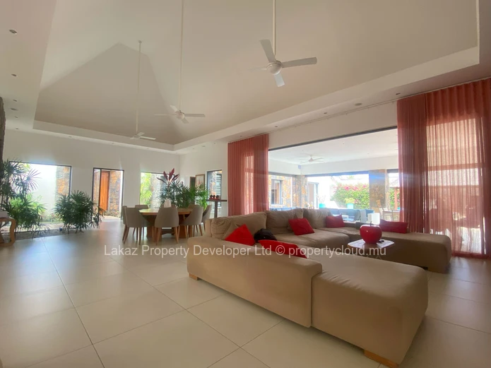 Prestigious Villa in the heart of Grand Bay 