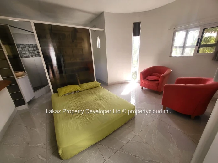 Appartement semi-meublé de 3 chambres avec jardin à Vale