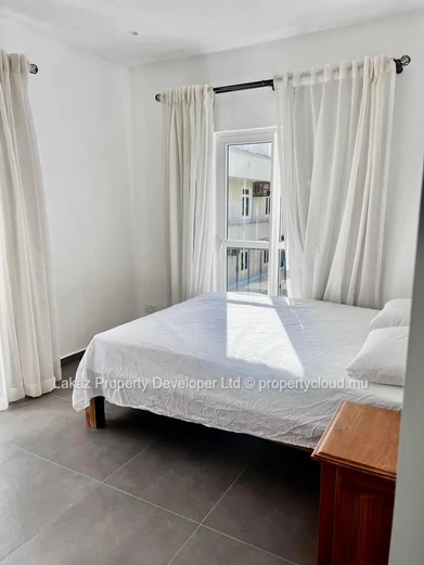 Vie Côtière Moderne – Appartement Récemment Rénové de 3 Chambres à Flic en Flac