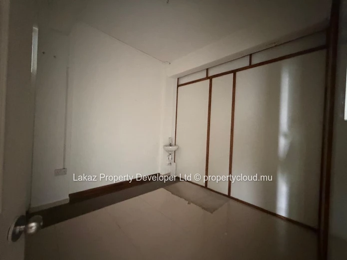 Espace commercial – 180 m²