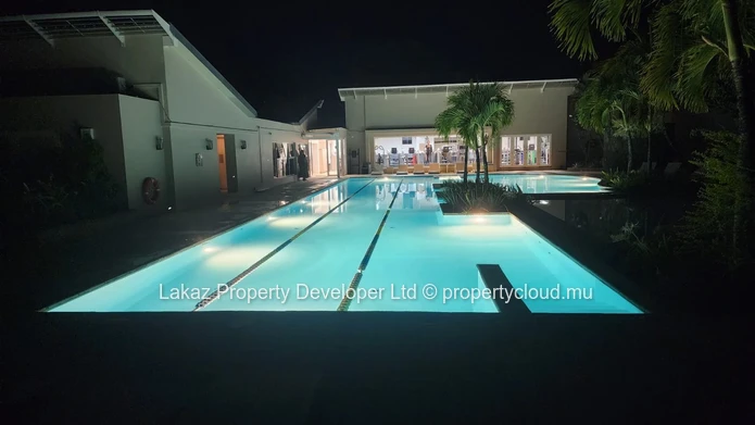 Superbe Villa Familiale avec Piscine Commune – Roches Noires