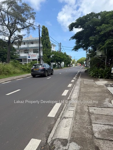 Espace commercial – 180 m²
